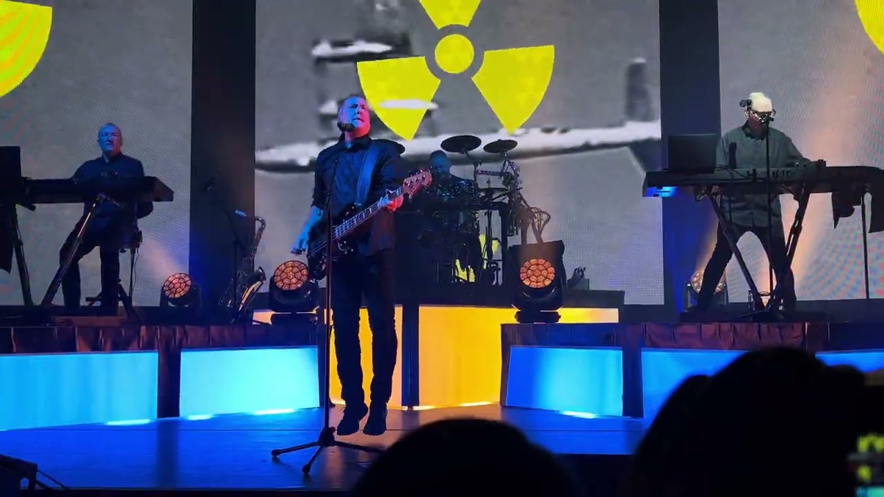 OMD LIVE Berlin Tempodrom 12.02.24 Enola Gay 4K