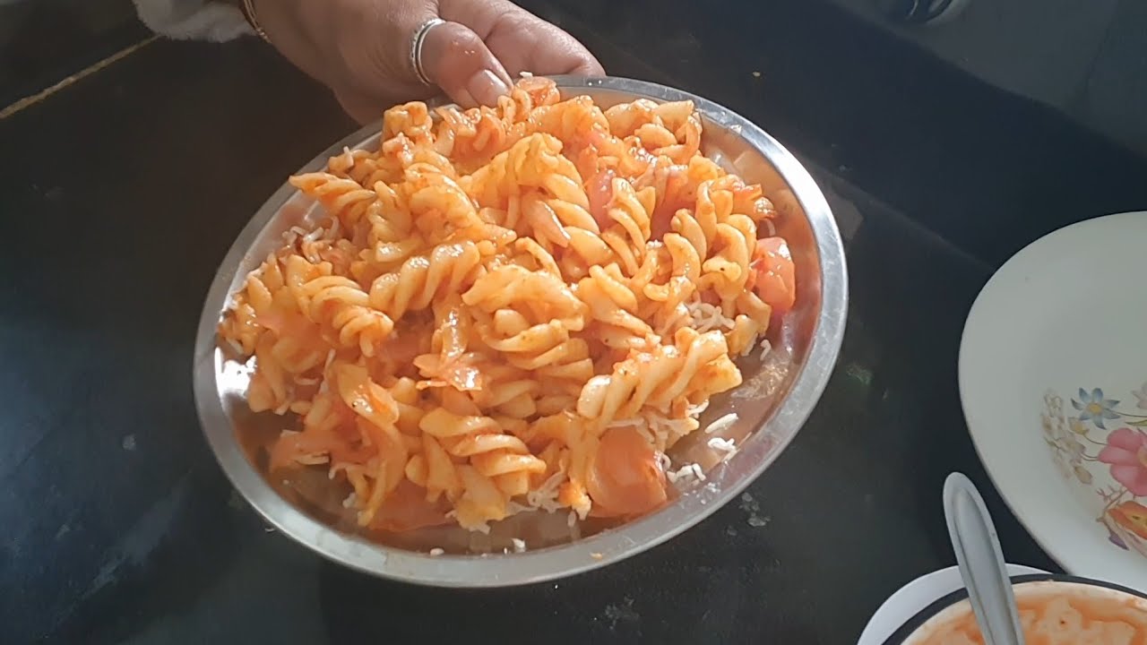Aao red sauce cheese pasta banaye 