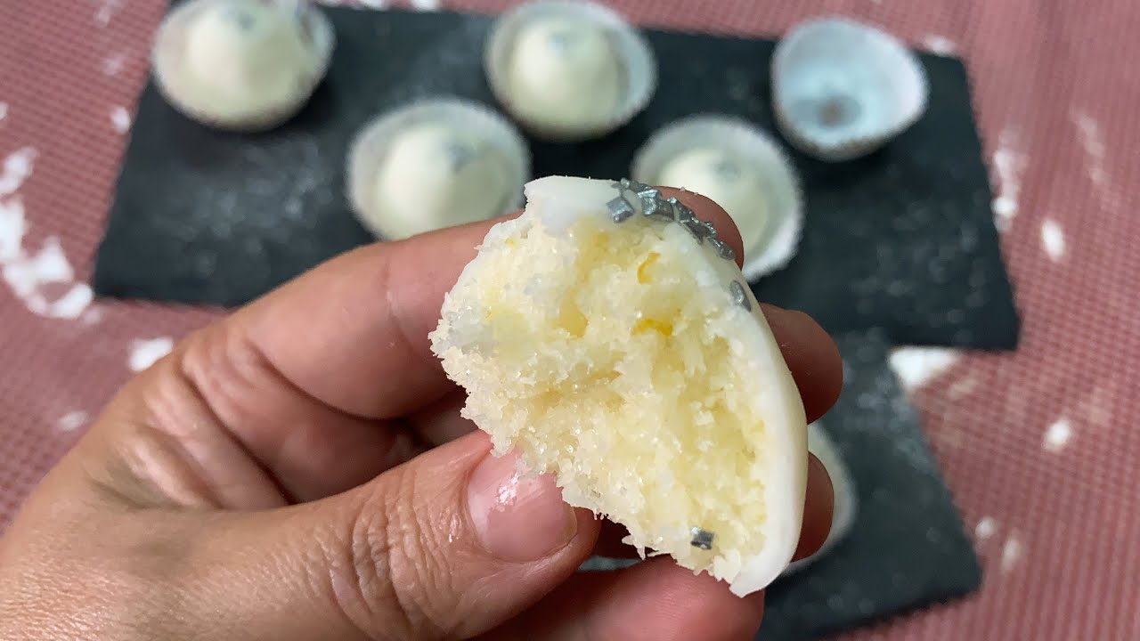 كريات الثلج بجوز الهند بدون طهي # Boule de neige à la noix de coco sans cuisson .