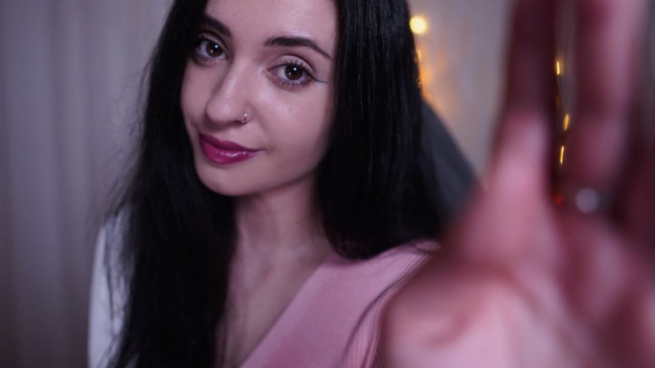 ASMR Roleplay tu novia te cuida ❤️️ ASMR español especial San Valentín