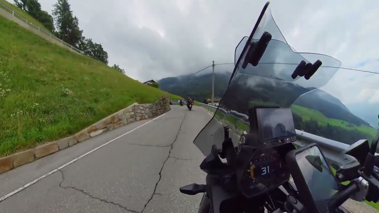 Passo Giovo - Jaufen Pass (2094m)  07.09.2024 - BMW F750 GS