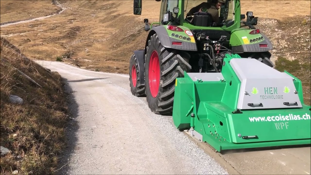 Wegepflege mit der WPF 200 in St. Moritz! | HEN AG #henag #wegepflege
