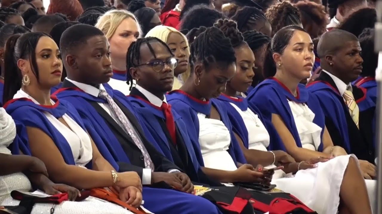 Выпускников UWI призывают мыслить глобально