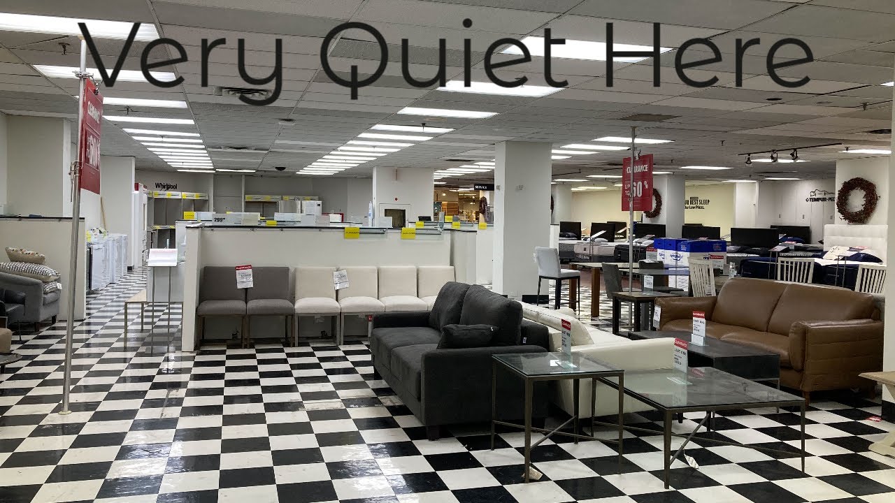 Walking Through the Fifth Floor at the Hudson's Bay Store at Yonge and Bloor in Toronto 12/29/2021