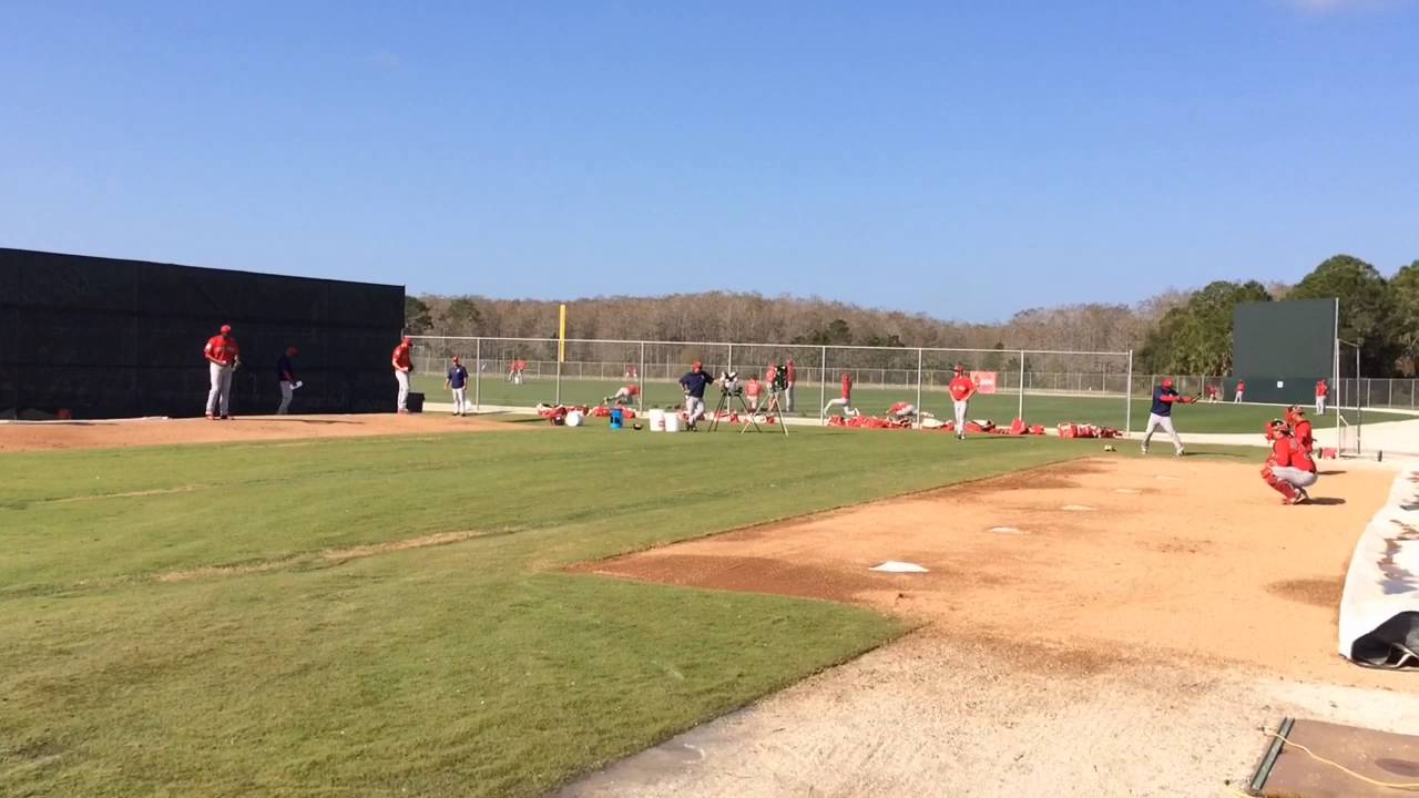 Simon Mercedes (left), Boston Red Sox prospect throws a bullpen during spring training 2016