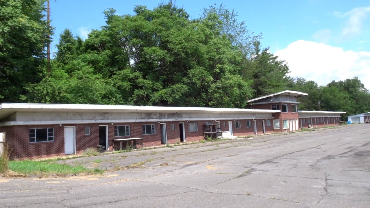 Abandoned Penn Aire Motel - Breezewood, PA. [DEMOLISHED]