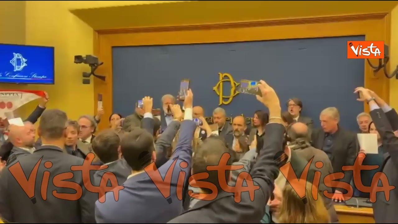 Le opposizioni impediscono la conferenza sulla remigrazione, annullate tutte le conferenze