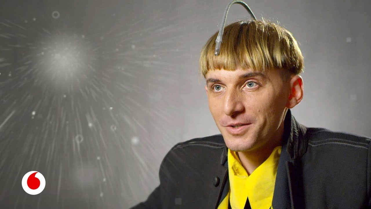 Neil Harbisson: músico, artista y primer cíborg reconocido legalmente por un gobierno