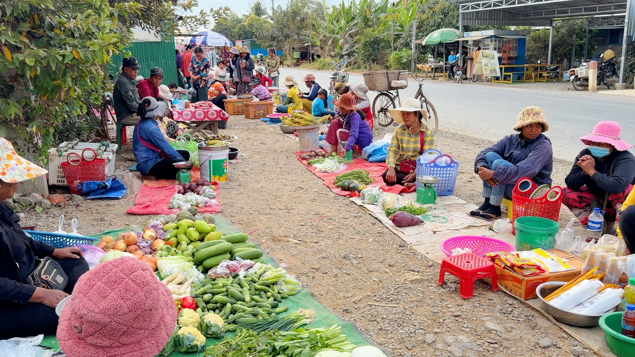ការលក់ដូរពេលព្រឹកនៅផ្សារមុខខ្លោងទ្វារវត្តអូរប្រាសាទ