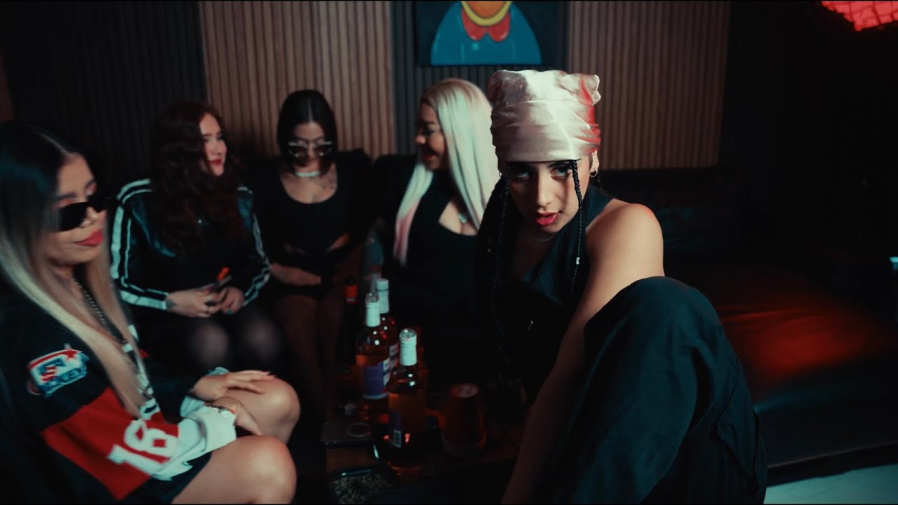 Lady Yeska - Me Los Fumo (Video Oficial)