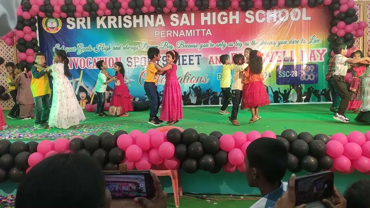UKG dance performance 🥰