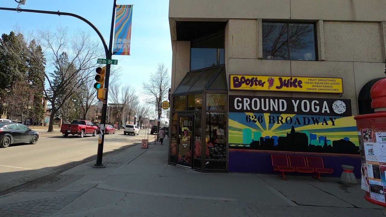 Saskatoon, Saskatchewan, Broadway Avenue  - Walking tour - Canada [4k]