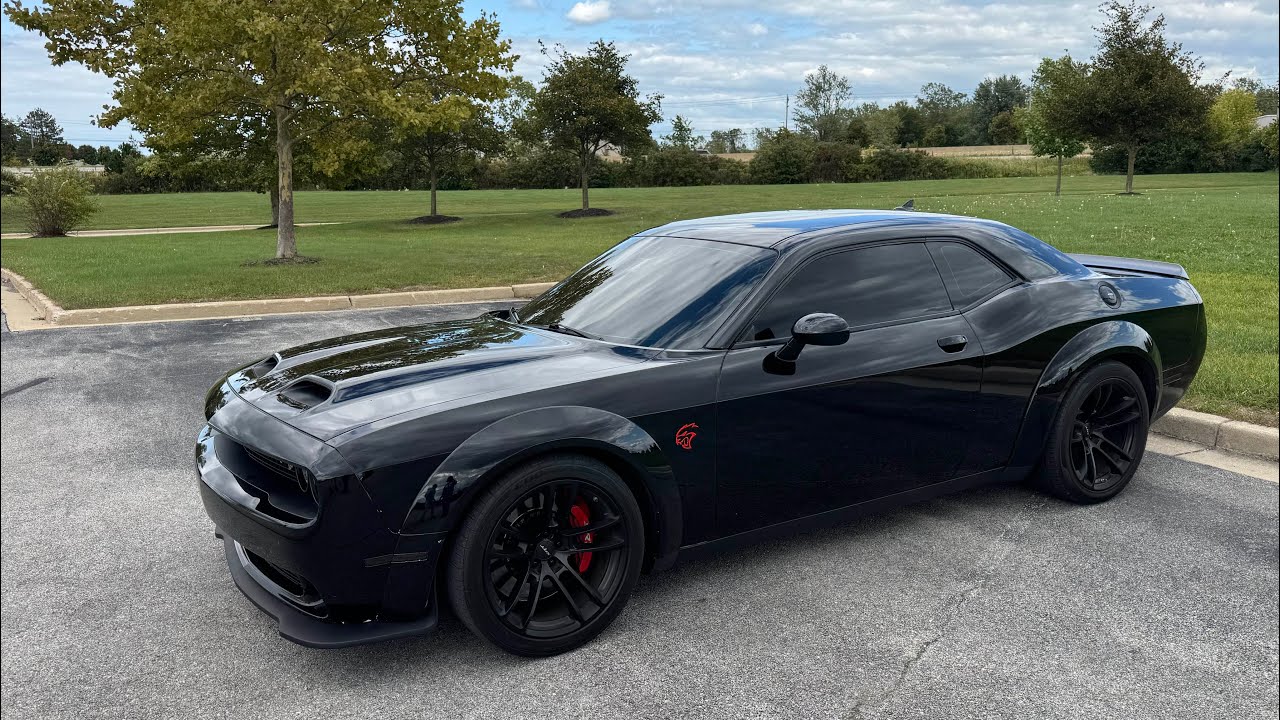HELLCAT CUTTING UP IN HIGHWAY TRAFFIC POV