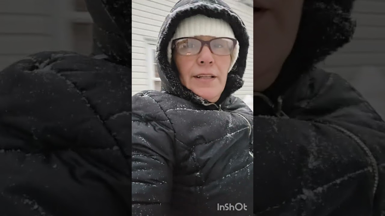 alimpiar la nieve con este frio q esta 