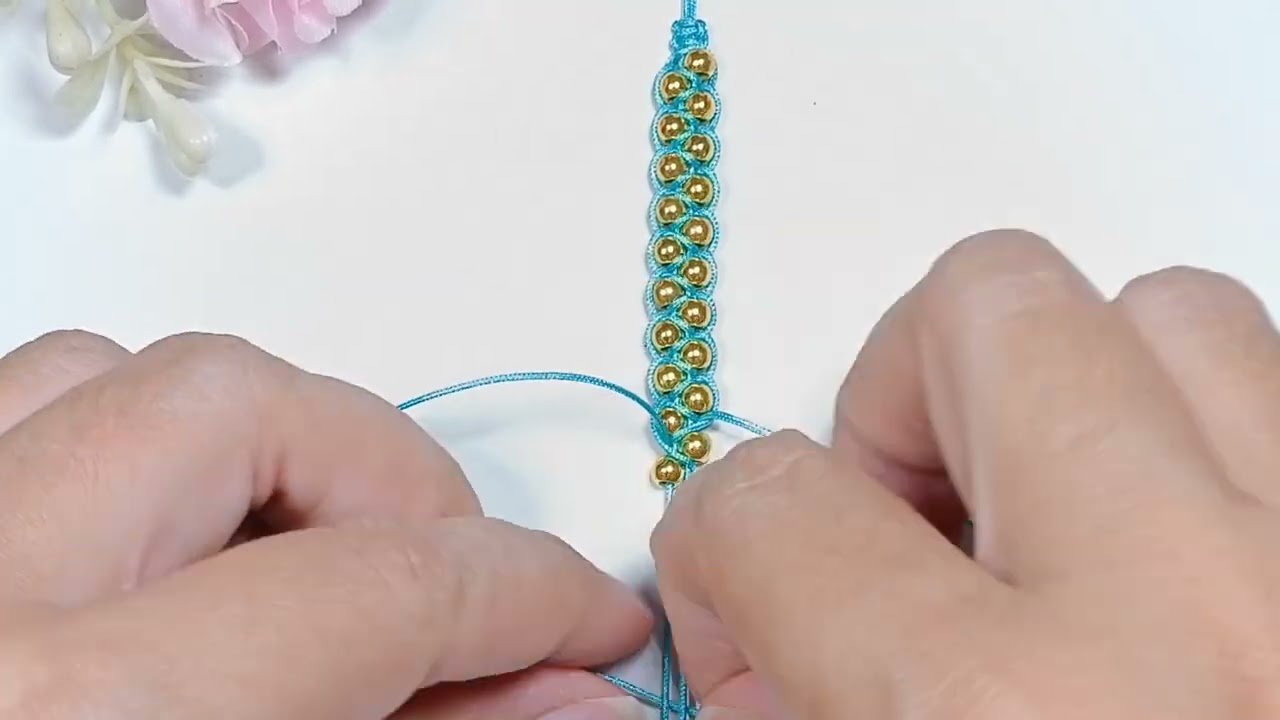 Cómo hacer una pulsera en ZIGZAG con balines NUDO FESTON