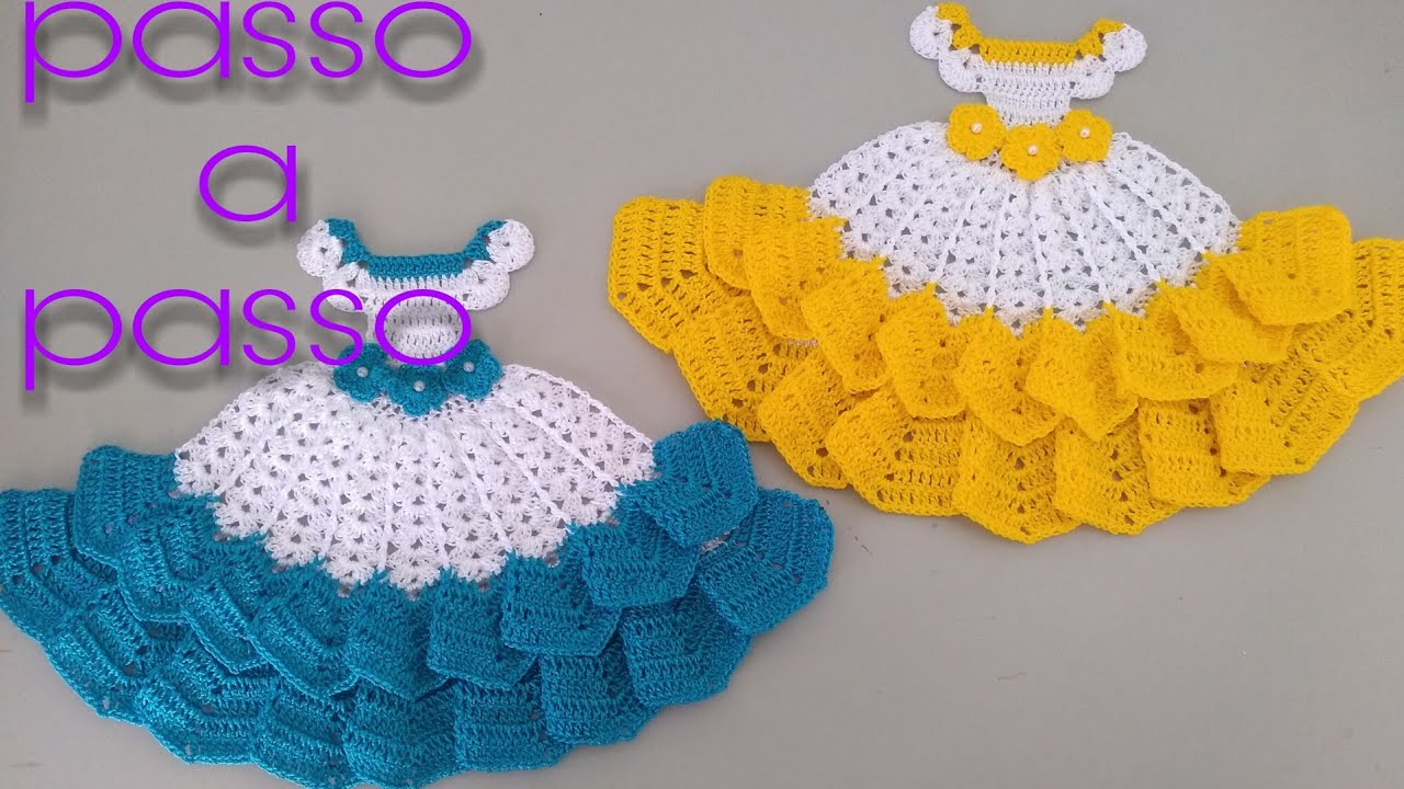 Vestido de crochê para boneca pintanda em pano de prato