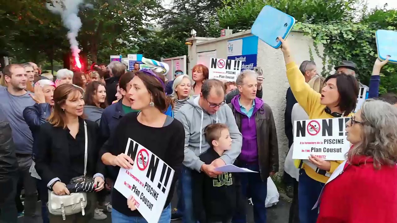 IME plan Cousut. Manifestation contre la fermeture de la piscine