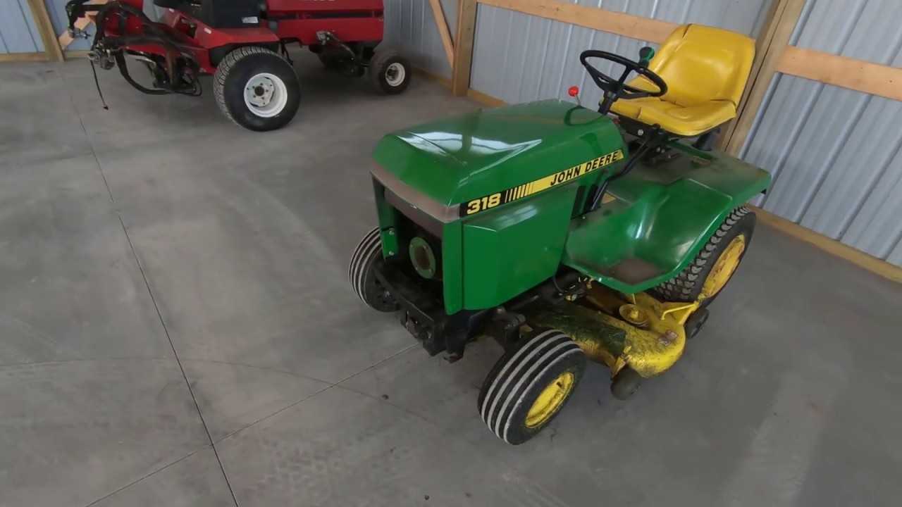 John Deere 318 Mowing May 2020