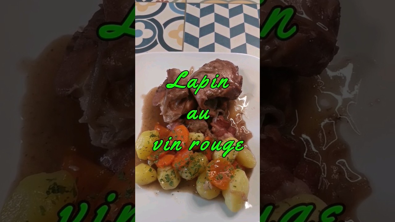 Râble de lapin au vin rouge. Rabbit with red wine.  