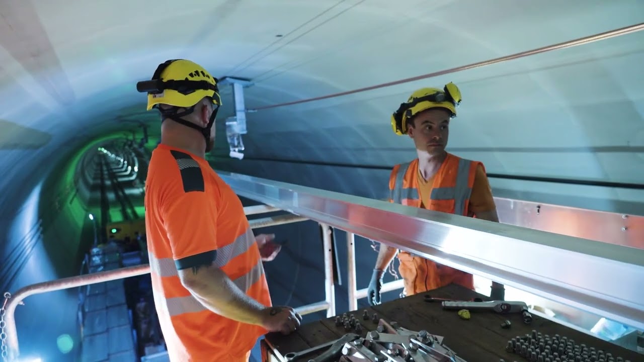 𝗙𝗶𝗹𝗺 𝗽𝗿𝗼𝗷𝗲𝗰𝘁 𝗟𝗼𝗴𝗶𝘀𝘁𝗶𝗰𝘀 𝗶𝗻 𝘀𝘆𝗻𝗰 – 𝗧𝘄𝗼 𝘁𝗿𝗮𝗰𝗸𝘀, 𝗵𝘂𝗻𝗱𝗿𝗲𝗱𝘀 𝗼𝗳 𝗱𝗲𝗰𝗶𝘀𝗶𝗼𝗻𝘀