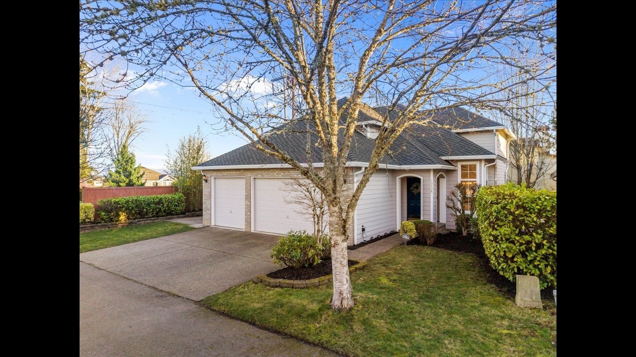 Beautiful new listing in sought-after Cambridge Heights - 13408 135th Ave NE Kirkland WA 98034