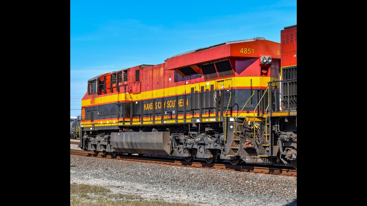 A CPKC/Union Pacific Train Meet at Tower 26.....& High Winds TRY to Interfere!