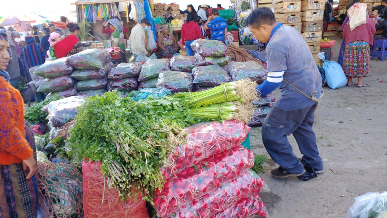 mercado internacional/ zunil/ quetzaltenango/Guatemala,