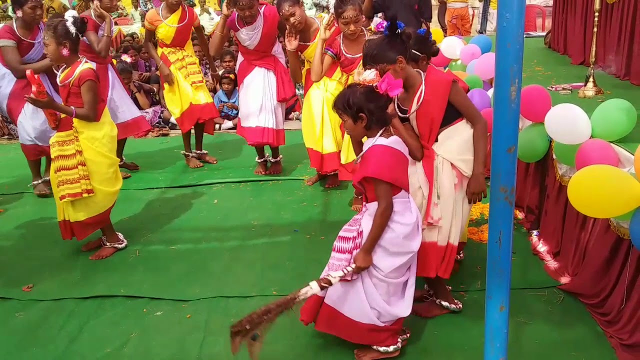 Girls group dance Pitha program Kishan song