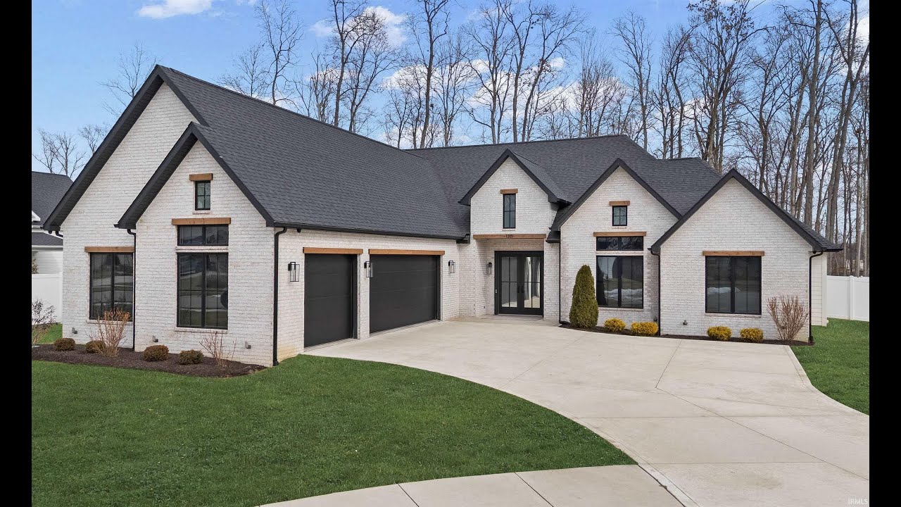 Video tour of Residential at 120 Anmer Hall, Fort Wayne, IN 46845