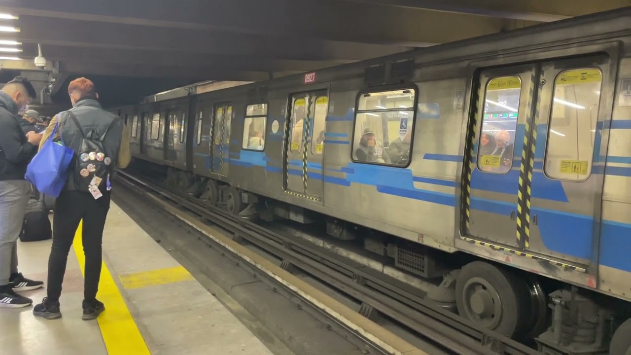Metro de Santiago | NS-04 N2092 Entrando y saliendo de estación Puente Cal y Canto (Línea 2).