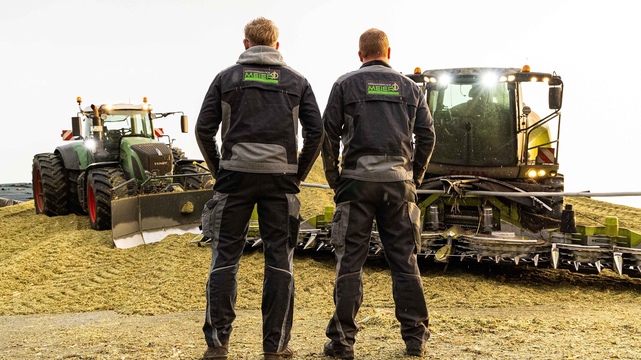 Silo bauen mit Klaas & Häckseln mit Hannes!🌽