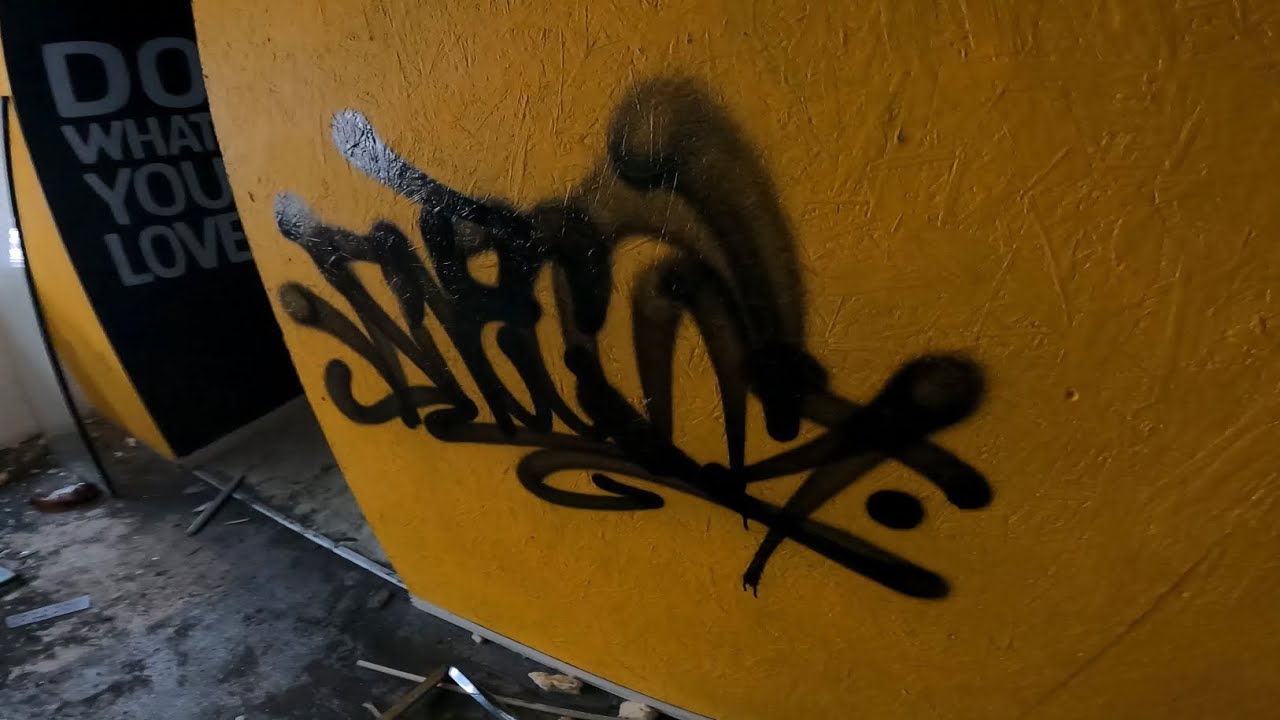 Kharkiv Streets . Throwies and Tagging .