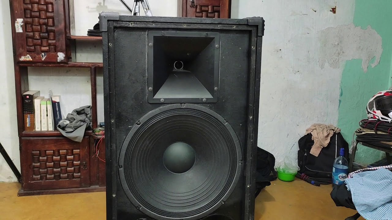 Como encontrar la frecuencia de sintonia de un bafle