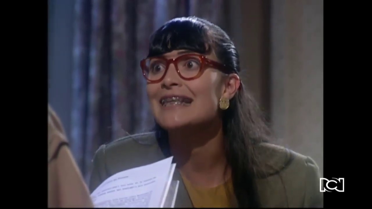 Betty le cuenta a Nicolás la situación de Ecomoda | Yo soy Betty, la fea