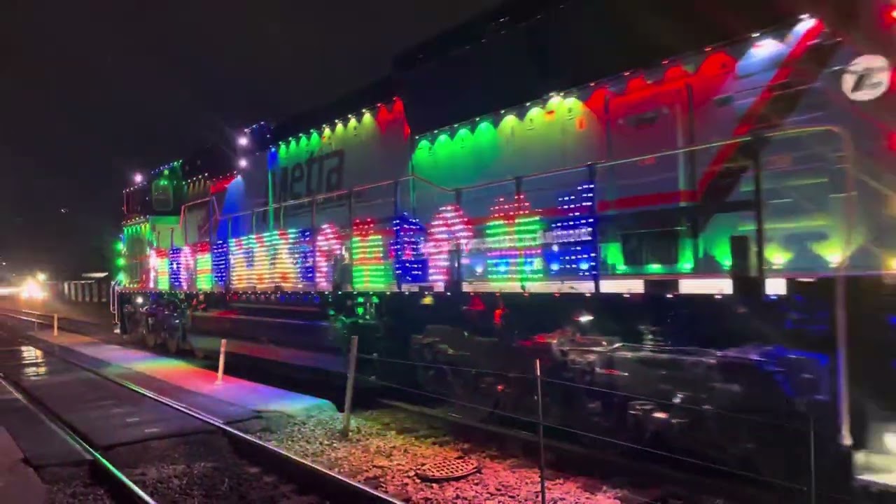 Metra holiday train at Franklin Park