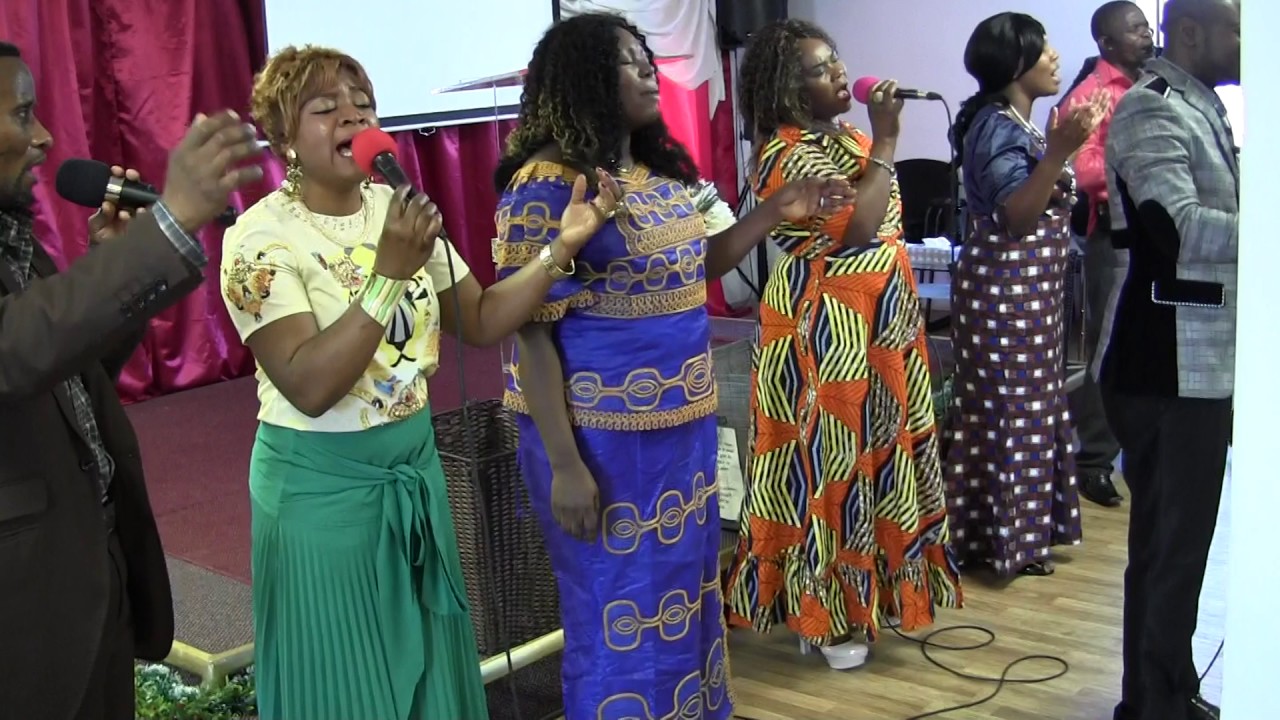 P  Faustin & Team of Praise and Worship Hakuna wakufanana na Yesu