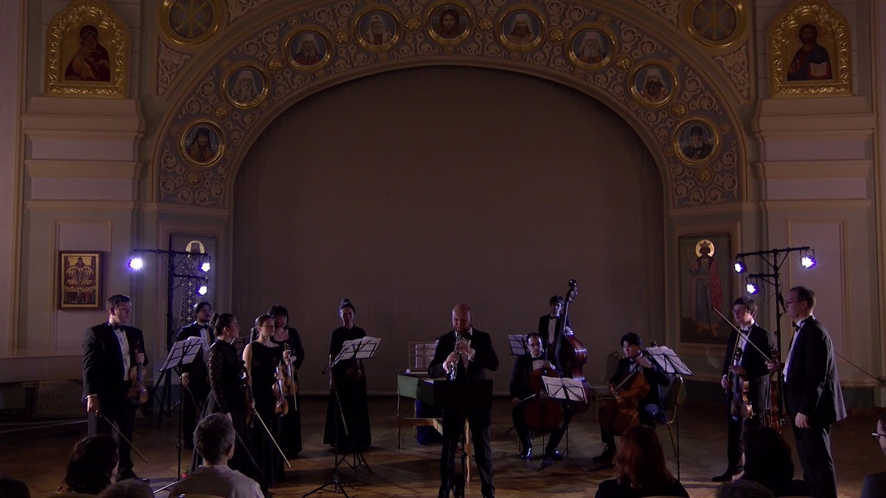 Antonio Vivaldi - Oboe Concerto in F major RV 457