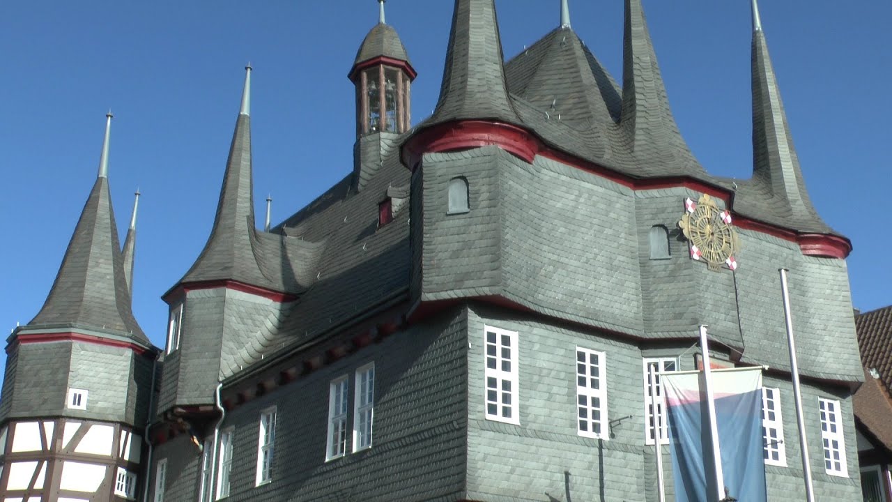 STADT FRANKENBERG  - DAS ZEHNT&Uuml;RMIGE RATHAUS - THE TEN TOWER TOWN HALL