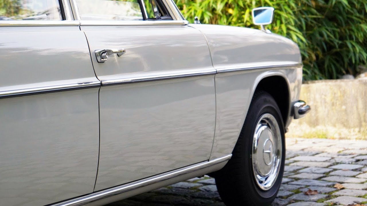 W114 Mercedes-Benz 230 /8 vintage sedan Strich Acht, 1969
