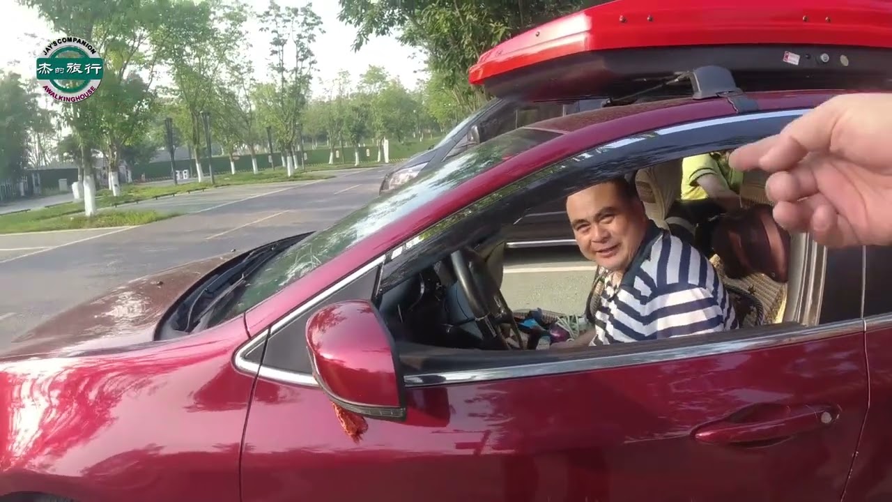阿杰自驾成都，为这位特殊车友安装星兆蓝充电系统，感觉更有意义 #汽车安全 #汽车改装 #户外移动电源