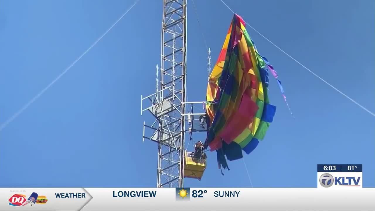 ‘Tower kings’ explain experience of removing hot air balloon in Longview radio tower