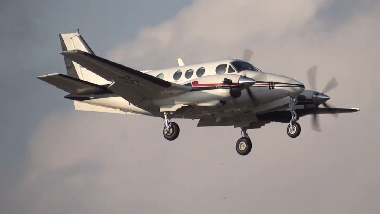 King Air  E90   PS FJC