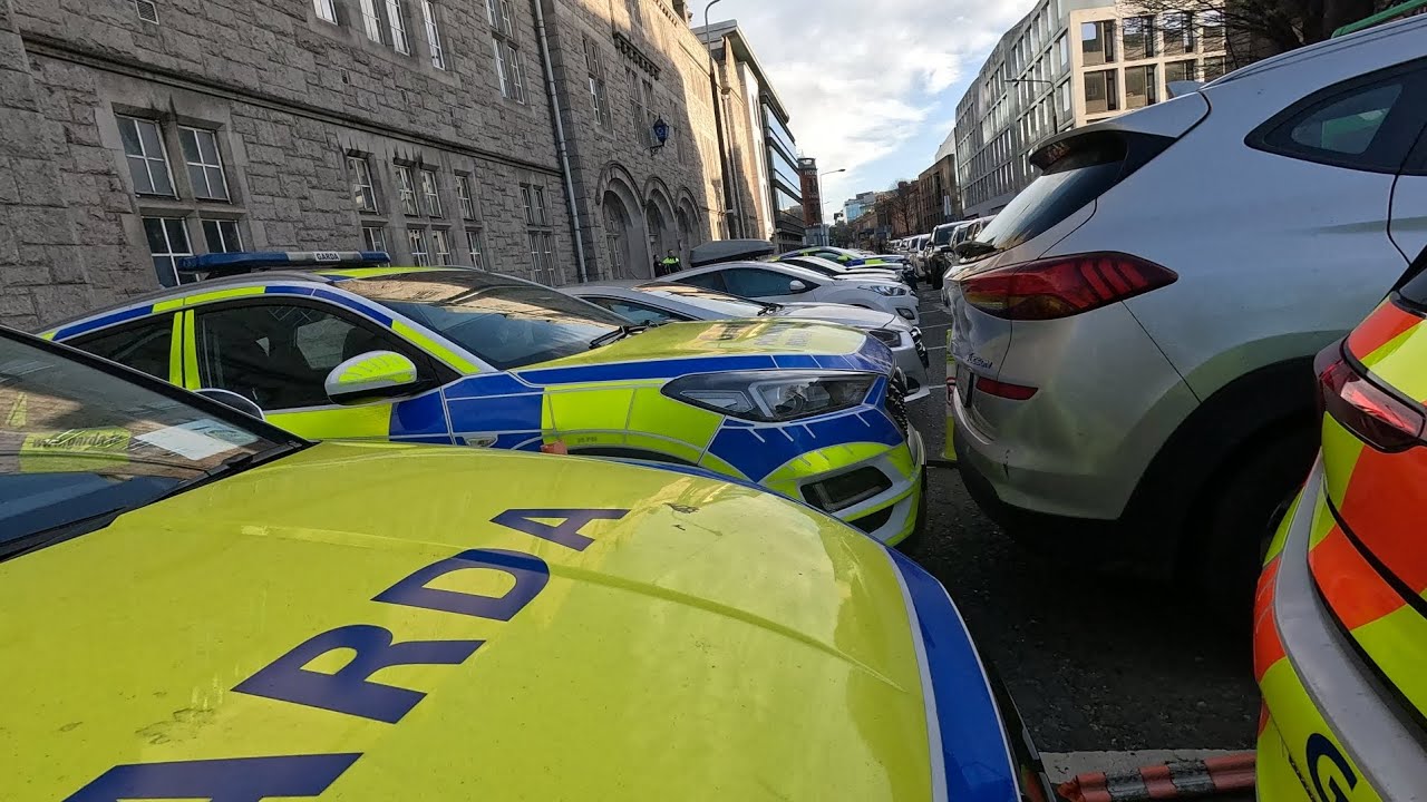 PEARSE ST GARDA STATION 🚔🎥🇮🇪 Bike scams & Body Cams #audit #garda