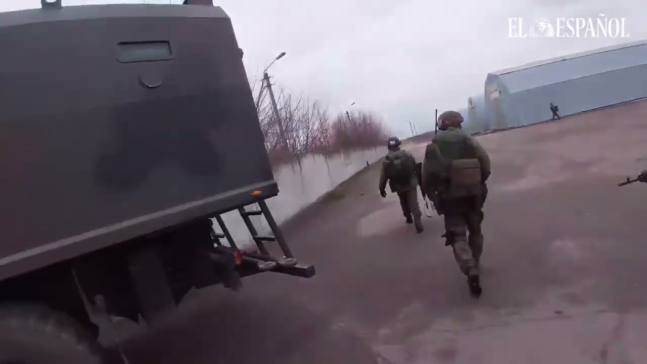 Asalto aerotransportado al aeropuerto de Hostomel, muy cerca de Kiev.