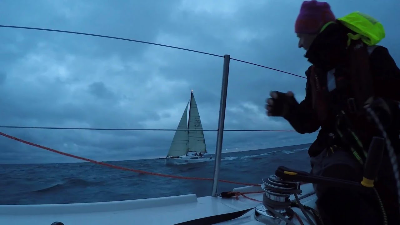 Seascape 27 vs Pogo 30