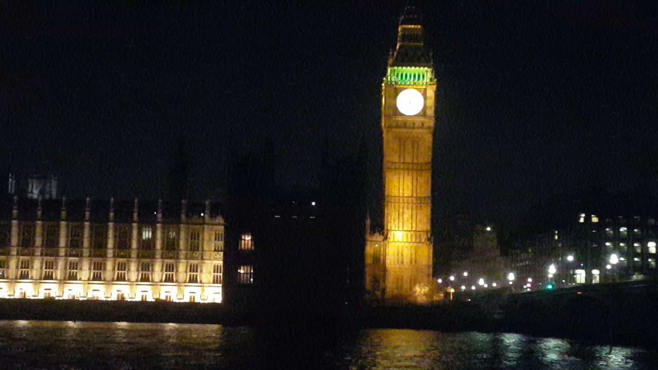Big Ben (Elizabeth Tower) Midnight Chimes - London April 2017 - River Thames View - 4K/UHD
