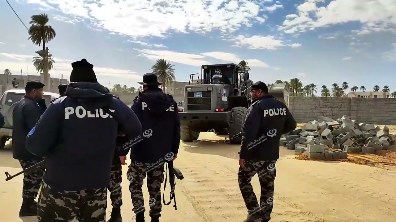 إزالة المباني العشوائية في (61) موقع بزليتن  LCNA