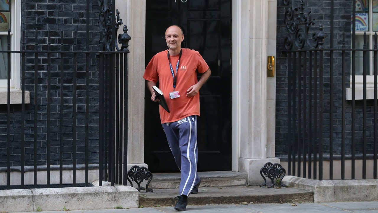 'Hypocrite': Dominic Cummings heckled by neighbours on his return home from Downing street