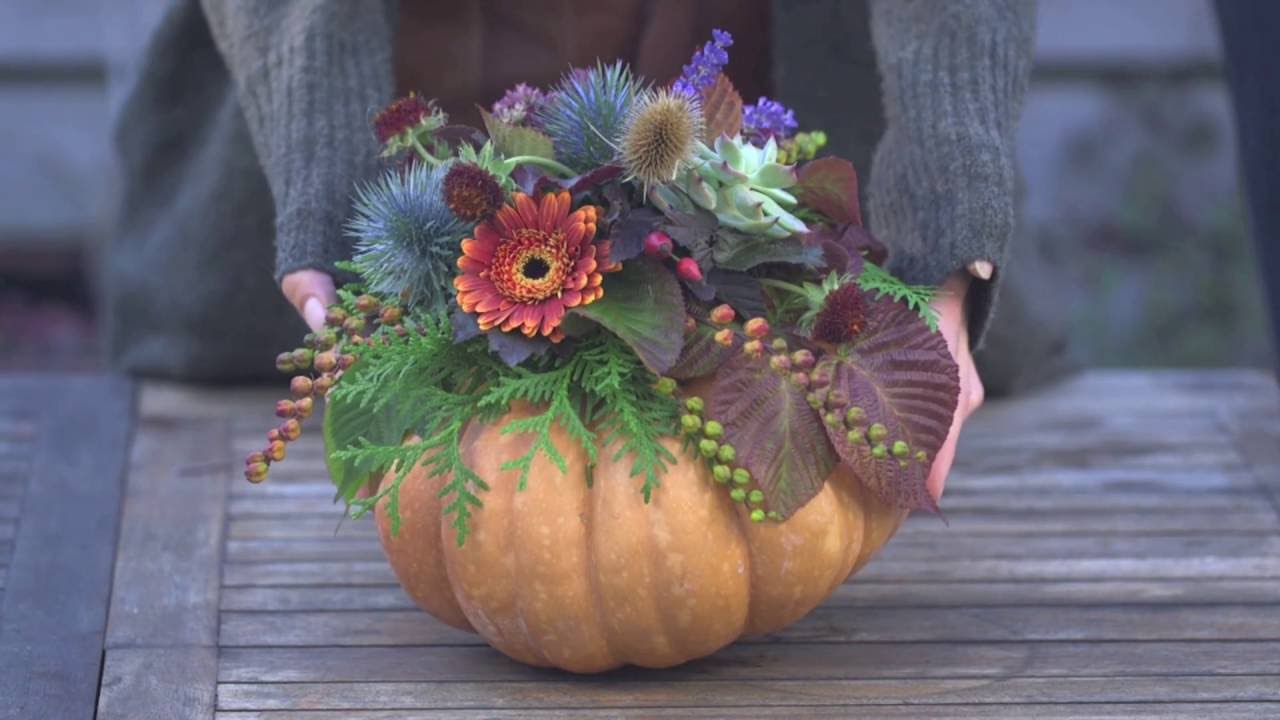 Pumpa - pumpkin decoration - gör en fantastisk egen dekoration med blommor