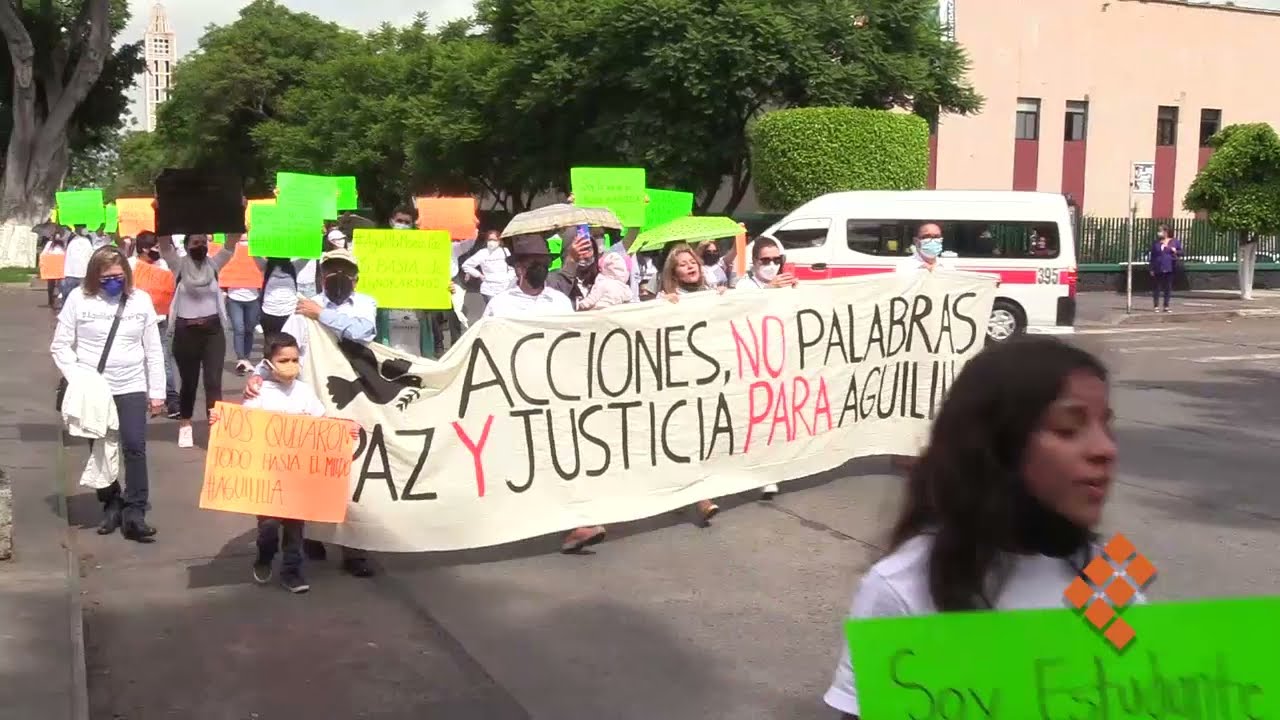 Arriba marcha por la paz de Aguililla al Congreso de Michoacán